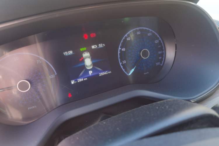 Used Hongqi E-QM5 2023 560km PLUS Odometer Close Up