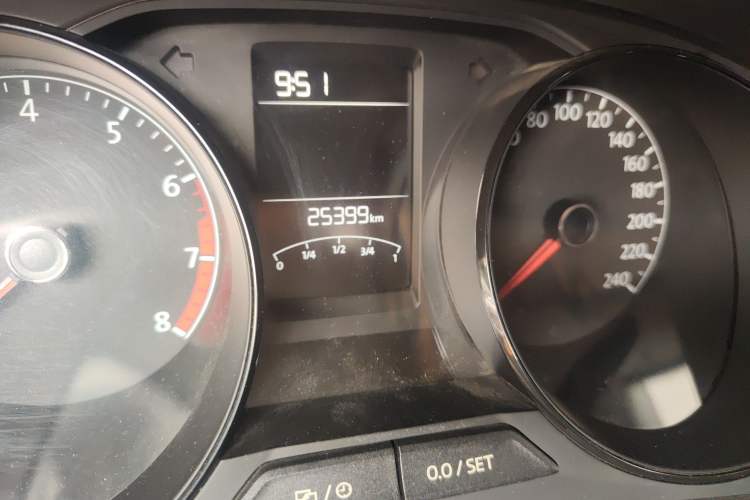 Used Volkswagen Gran Lavida 2017 1.6L Automatic Fashion Edition
