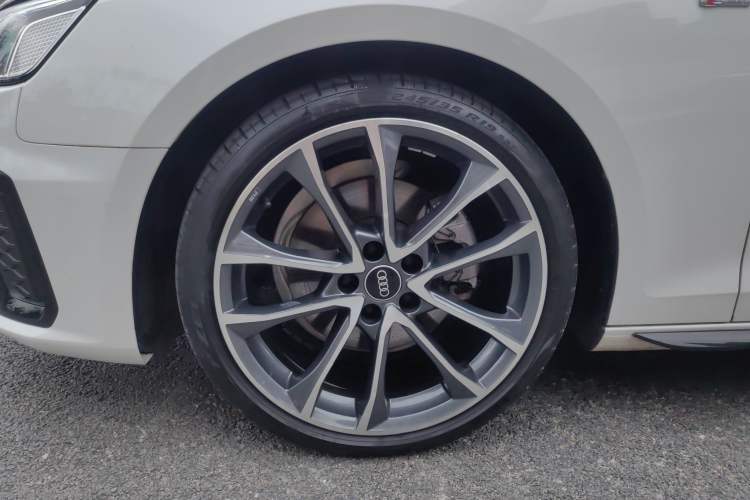 Used Audi A4L 2023 40 TFSI quattro Luxury Dynamic Edition
