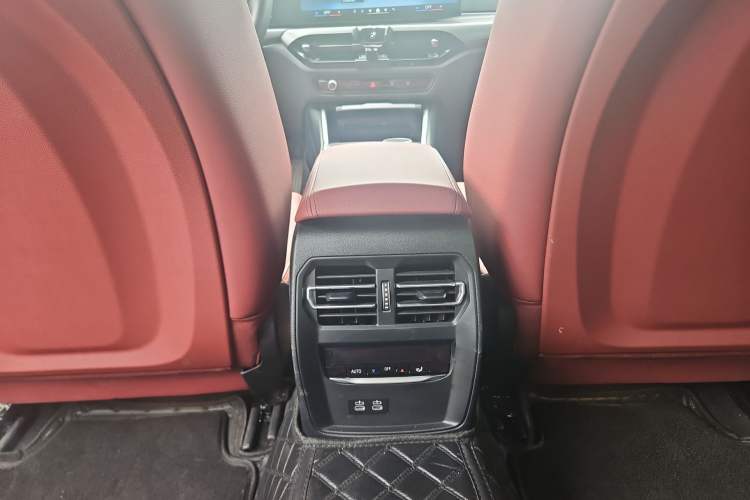 Used BMW 3 Series 2025 330Li Luxury Edition M Sport Night Edition Package Interior 8