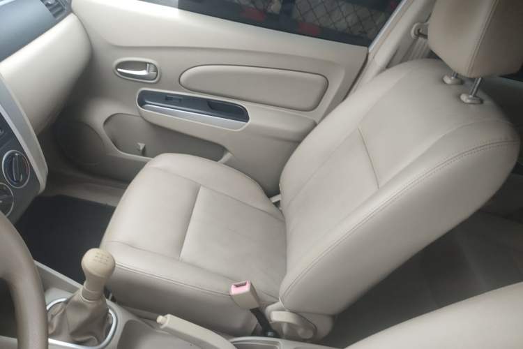 Used Venucia D50 2013 1.6L Manual Luxury Edition
