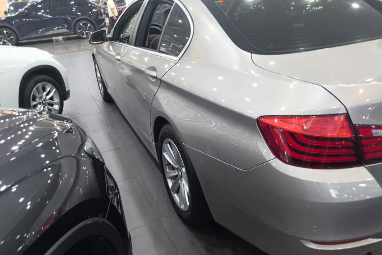 Used BMW 5 Series 2014 520i Elegant Edition
