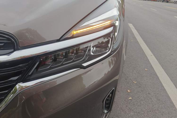 Used Buick GL8 2022 Land Cruiser Executive Class 652T Comfort Model Left Front Headlight