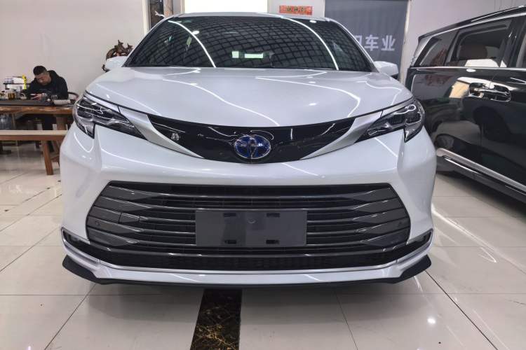 Used Toyota SIENNA 2021 2.5L Hybrid Ultimate Edition Exterior 2