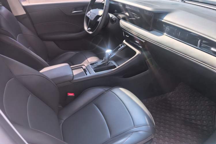 Used Roewe i5 2023 1.5L CVT Luxury Edition