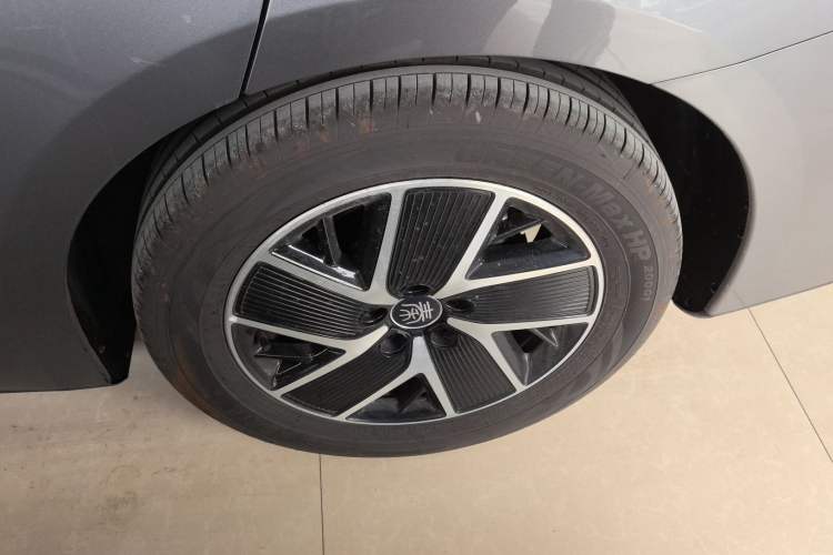 Used BYD Qin L 2025 DM-i Smart Drive 120KM Superior Model Interior 2