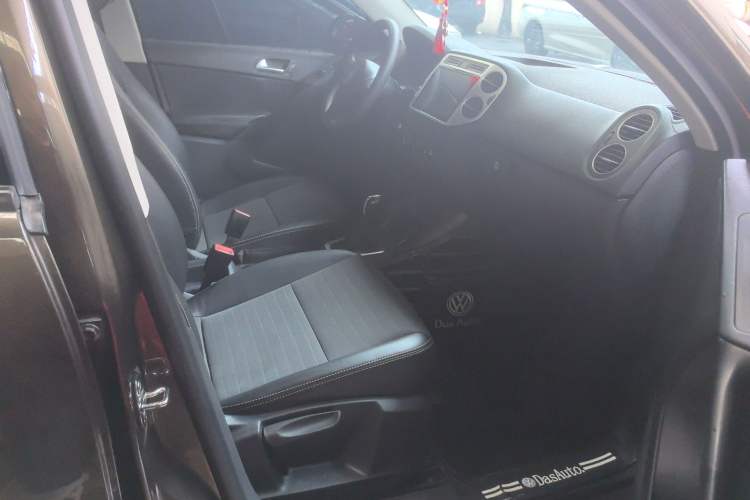 Used Volkswagen Tiguan 2016 300TSI Automatic Two-Wheel Drive Trend Edition Right Front Seat