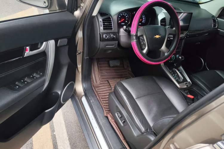 Used Chevrolet Captiva 2015 2.4L Two-Wheel Drive Urban Version 7 Seats
