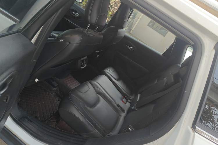 Used Jeep Cherokee 2016 2.4L Leading Edition
