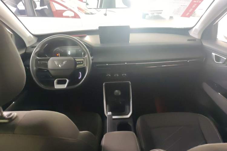 Used Wuling Alvez 2022 1.5L Manual Free-Style Model