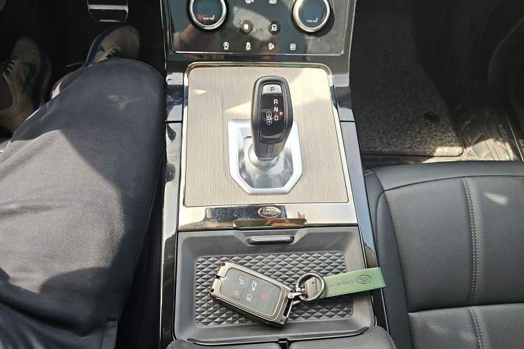 Used Land Rover Range Rover Evoque New Energy 2022 Aurora L P300e Plug-in Hybrid Electric Version