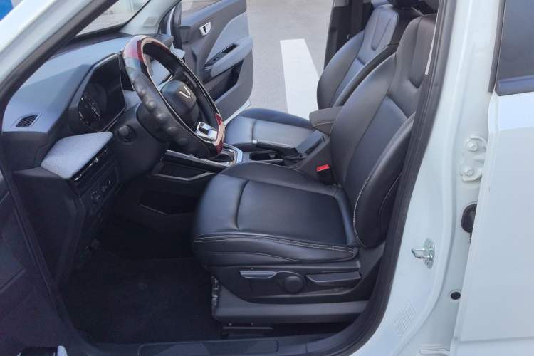 Used Wuling Alvez 2022 1.5L CVT Comfort Edition Left Front Seat
