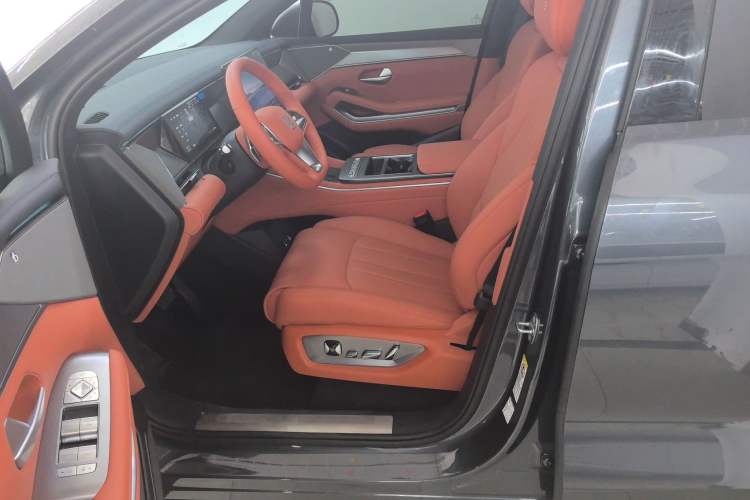 Used BYD Tang L 2025 DM 215KM LiDAR Flagship Model