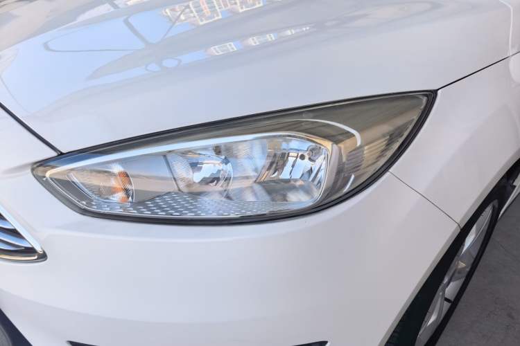 Used Ford Focus 2015 Sedan 1.6L Automatic Comfort Model Left Front Headlight