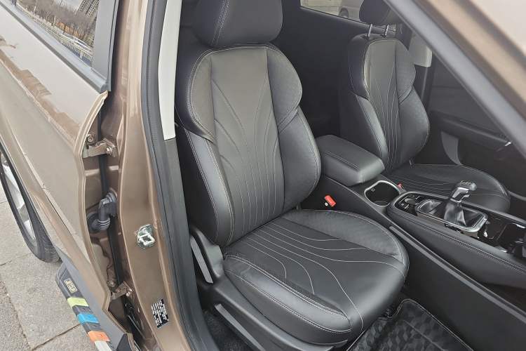 Used JETOUR X70M 2020 Revised 1.5T Manual Travel Companion Version 5 Seats Right Front Seat