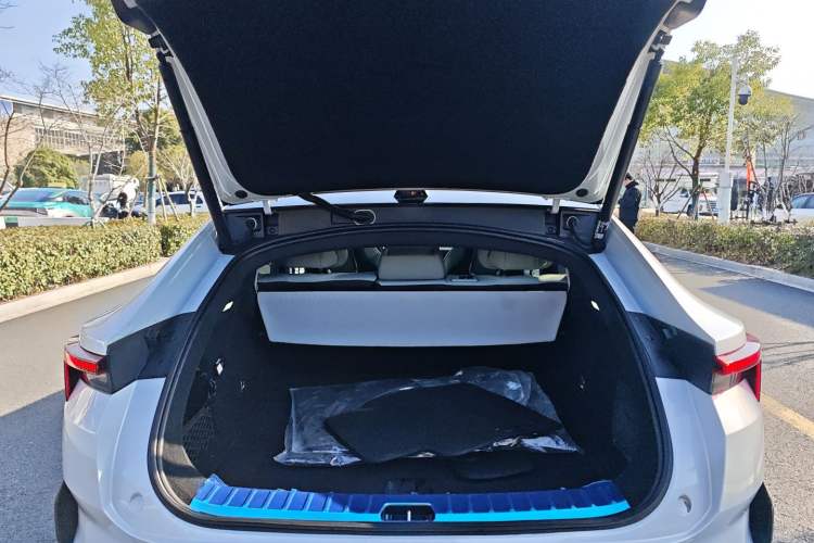 Used Polestar 4 2023 Single-Motor Long-Range PLUS