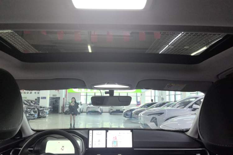 Used Geely Auto Emgrand 2026 Model 4th Generation 4 Millionth Anniversary Edition 1.5L CVT Feiyue Edition Headliner