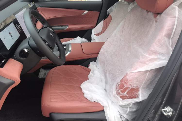 Used CHANGAN CS75 PLUS 2025 4th Generation UItra 2.0T New Blue Whale – Smart & Powerful Version Left Front Seat