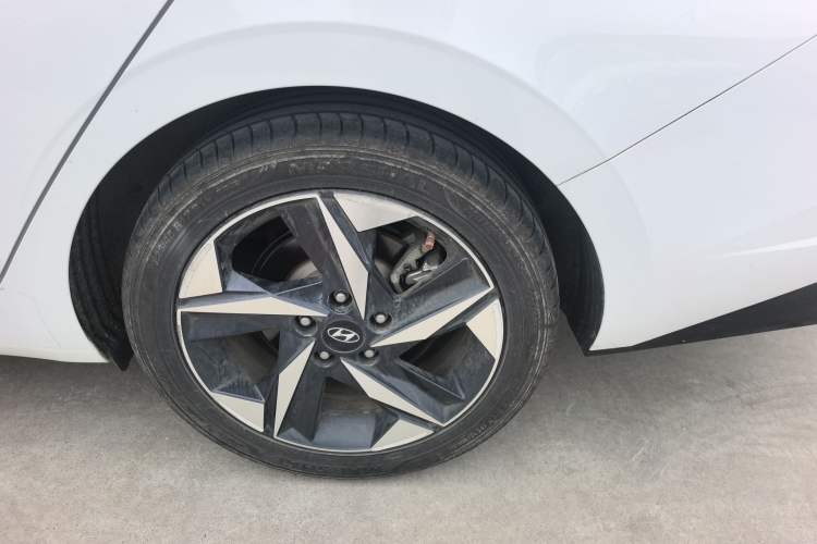 Used Hyundai Elantra 2022 1.5L CVT LUX Prestige Edition
