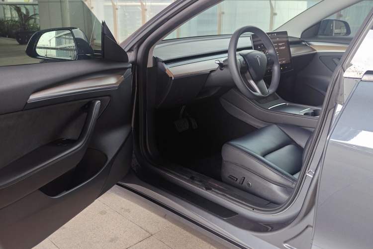 Used Tesla Model 3 2022 Rear-Wheel-Drive Version