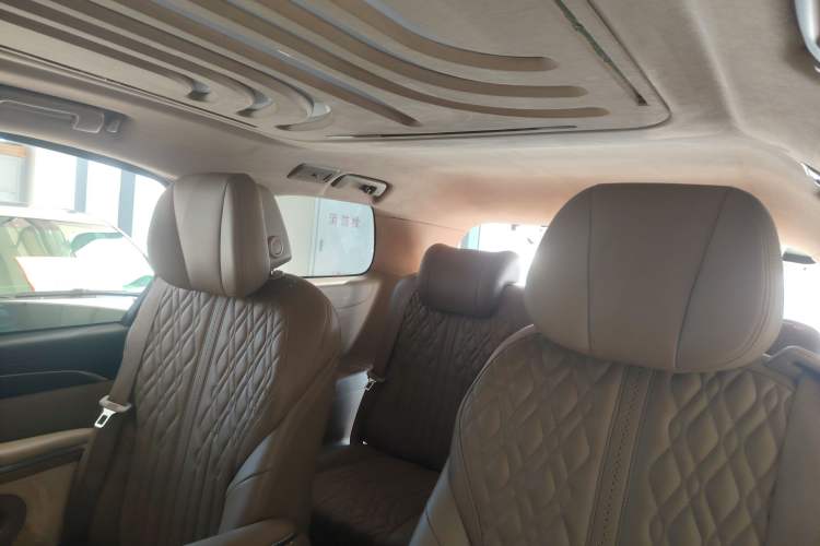 Used Buick GL8 2020 ES Land Cruiser 653T Luxury Edition