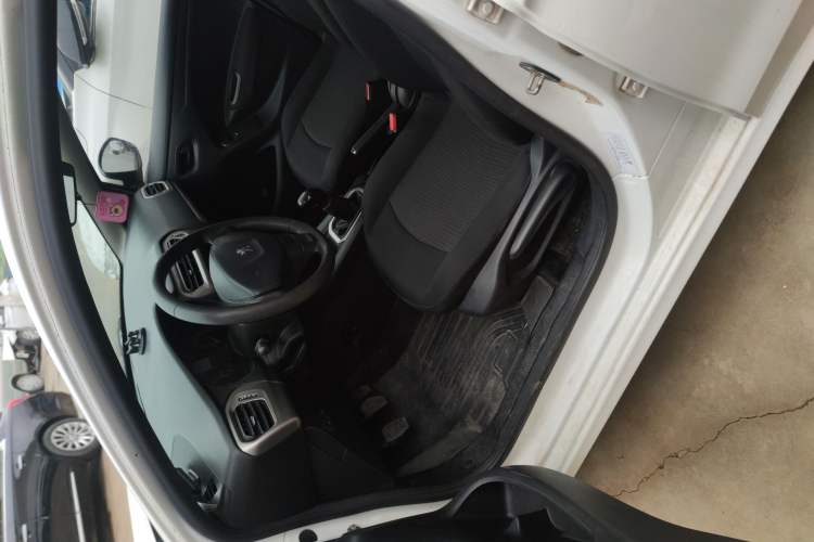 Used Peugeot 301 2016 1.6L Manual Comfort Edition
