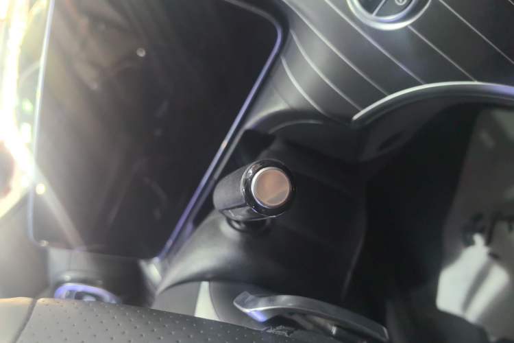 Used Mercedes-Benz C-Class 2022 C 260 L Obsidian Night Sport Edition Gear Lever