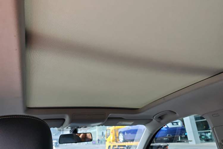 Used Volkswagen Tiguan L 2021 330TSI Automatic Two-Wheel Drive Smart Edition Headliner