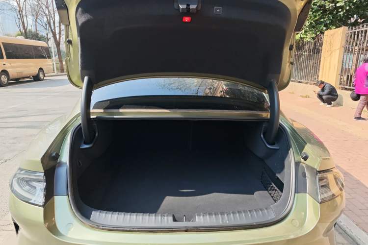 Used Xiaomi Auto SU7 2024 Four-Wheel Drive Ultra-Long Range Advanced Intelligent Driving Max Edition
