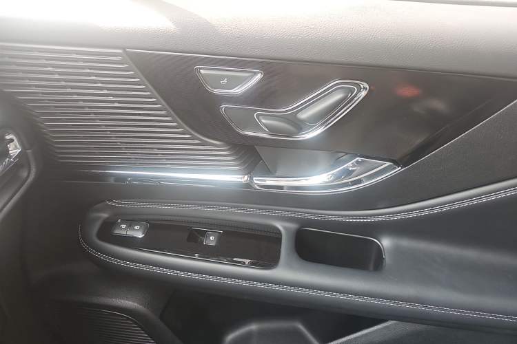 Used Lincoln Corsair 2020 2.0T Two-Wheel Drive Luxury Edition Interior 4