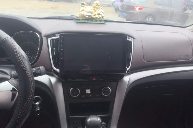 Used Venucia T70X 2015 2.0L CVT SmartFun Sport Edition