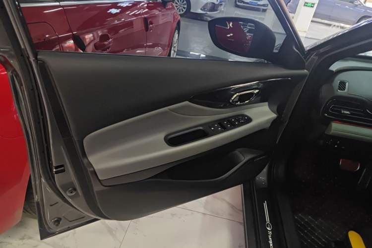 Used GAC Trumpchi EMPOW 2021 270T DCT J15 Version Interior 3