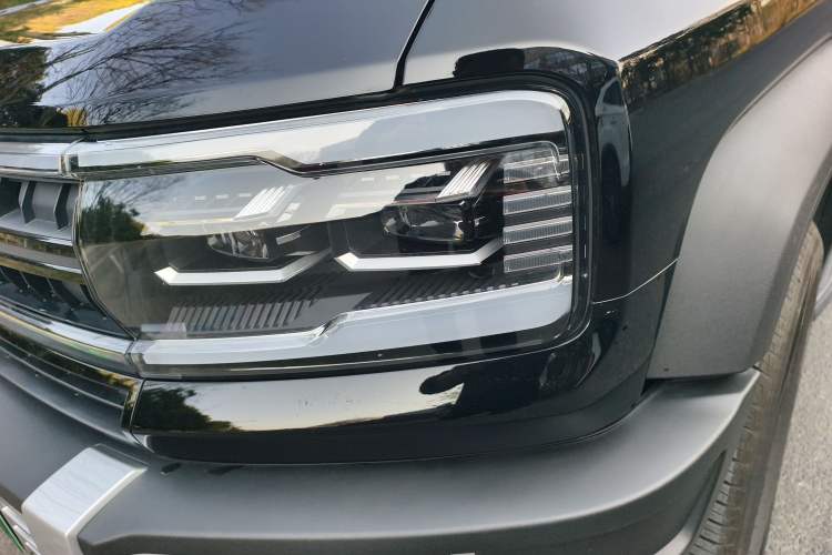 Used Formula Leopard Leopard 5 2023 Navigator Edition