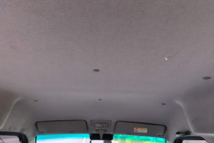 Used Jinbei Hiace X30 2023 1.5L Super-Comfortable Passenger Van 5/6/7-Seater Non-Air-Conditioned Version Model SWC15M