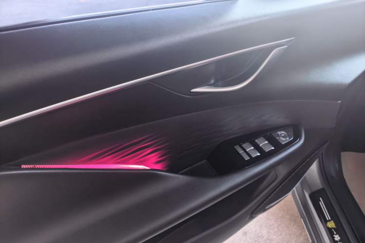 Used BAIC Rubik 2022 1.5T DCT Platinum Edition Interior 4