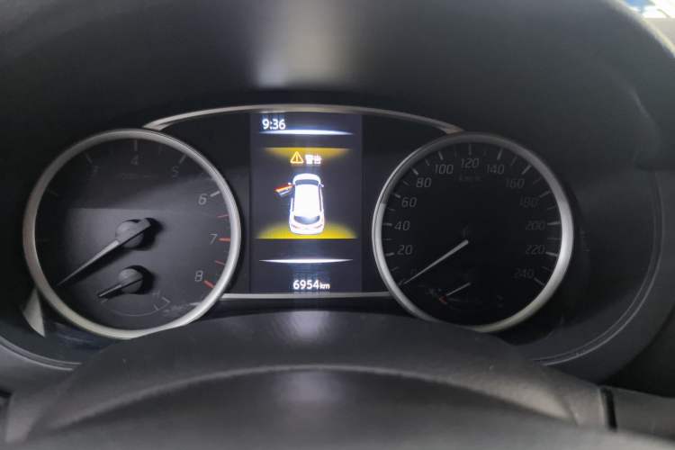 Used Nissan Tiida 2024 1.6L CVT Smart Drive Edition Odometer Close Up