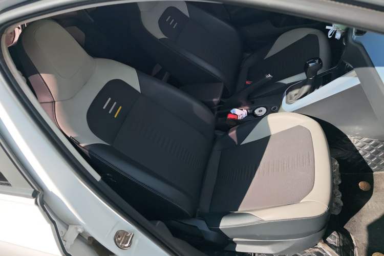 Used Volkswagen Polo 2019 Plus 1.5L Automatic Colorful Technology Edition Interior 9