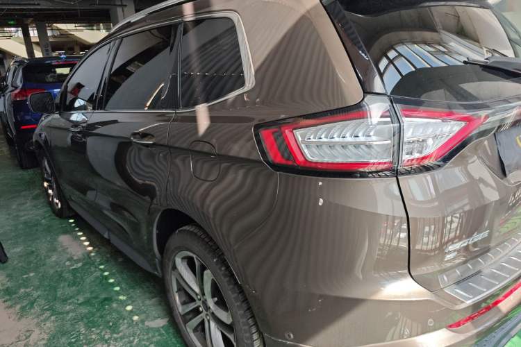 Used Ford Edge 2017 EcoBoost 245 Two-Wheel-Drive Sporty 7-Seater