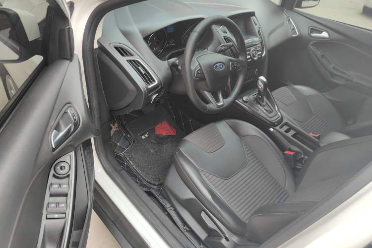 Used Ford Focus 2018 Hatchback Classic 1.6L Automatic Trendy SmartDrive Edition