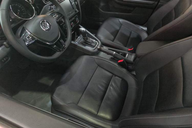 Used Volkswagen Sagitar 2018 280TSI DSG Comfort Model Left Front Seat