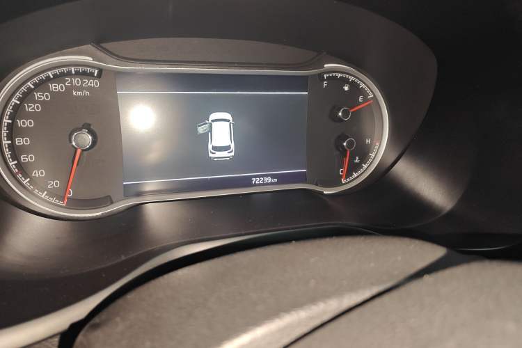 Used Kia Sportage R 2018 2.0L Automatic Smart Luxury Version China V Standard Odometer Close Up