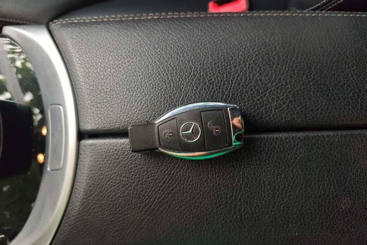 Used Mercedes-Benz GLC 2018 GLC 200 4MATIC Interior 2