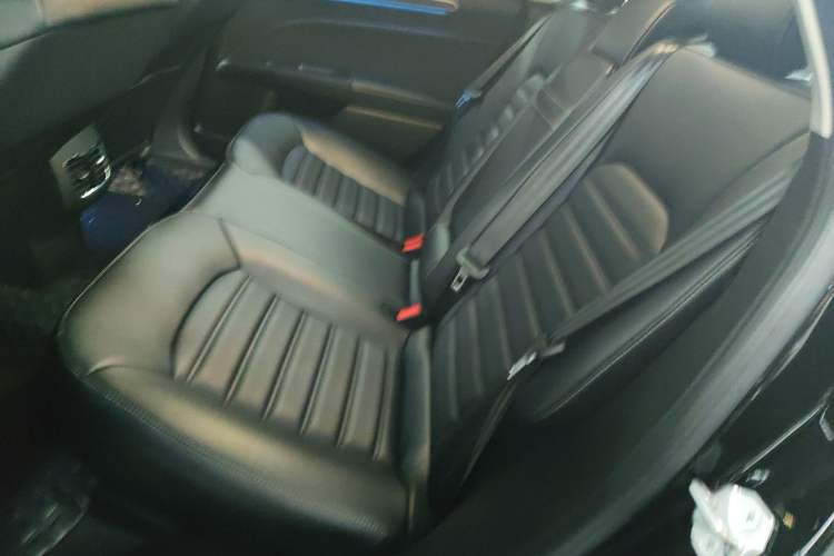 Used Ford Mondeo 2020 EcoBoost 180 Stylish Model Interior 1