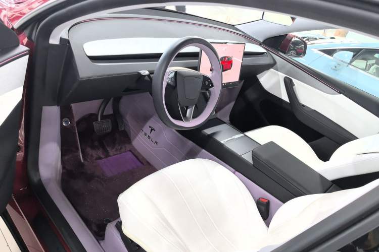 Used Tesla Model Y 2025 Rear-Wheel Drive First Edition