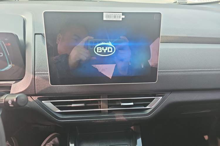 Used BYD Yuan New Energy 2019 EV535 Smart Connect Trendsetting Model