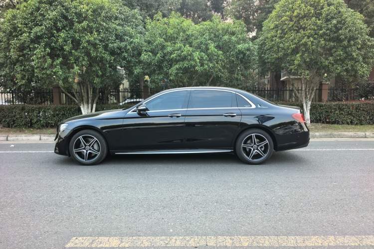 Used Mercedes-Benz E-Class 2019 E 300 L Sporty and Stylish Model