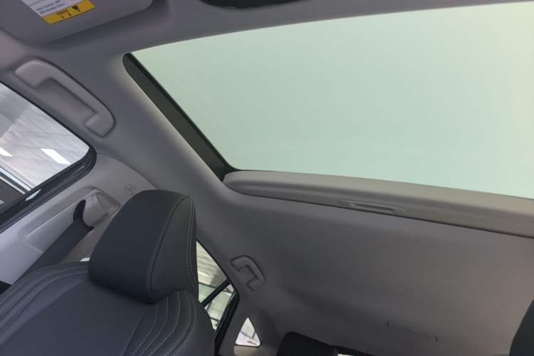 Used Toyota Harrier 2023 2.0L CVT Two-Wheel Drive Luxury Edition Headliner