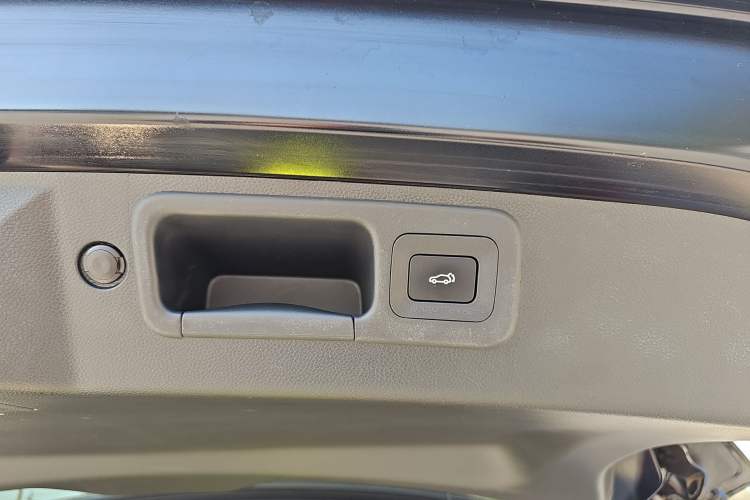 Used GAC Trumpchi GS8 2022 Flagship Series 2.0 TGDI Two-Wheel-Drive Prestige Edition (7 Seats) Interior 4