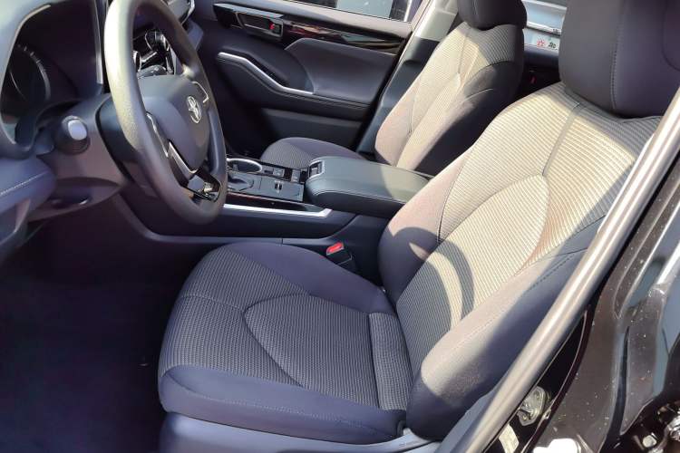 Used Toyota Highlander 2022 Dual-Engine 2.5L Two-Wheel Drive Elite Edition 5 Seats