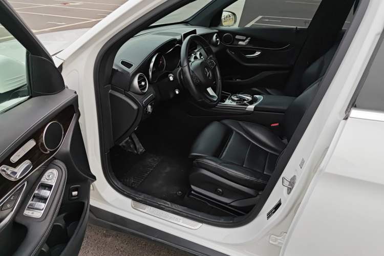 Used Mercedes-Benz GLC 2019 GLC 260 L 4MATIC Dynamic Model
